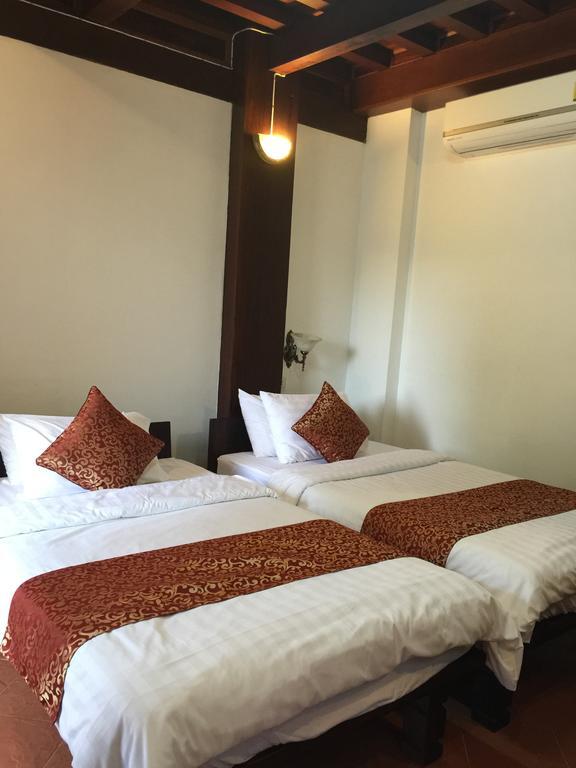 Lakhangthong Boutique Hotel หลวงพระบาง ภายนอก รูปภาพ