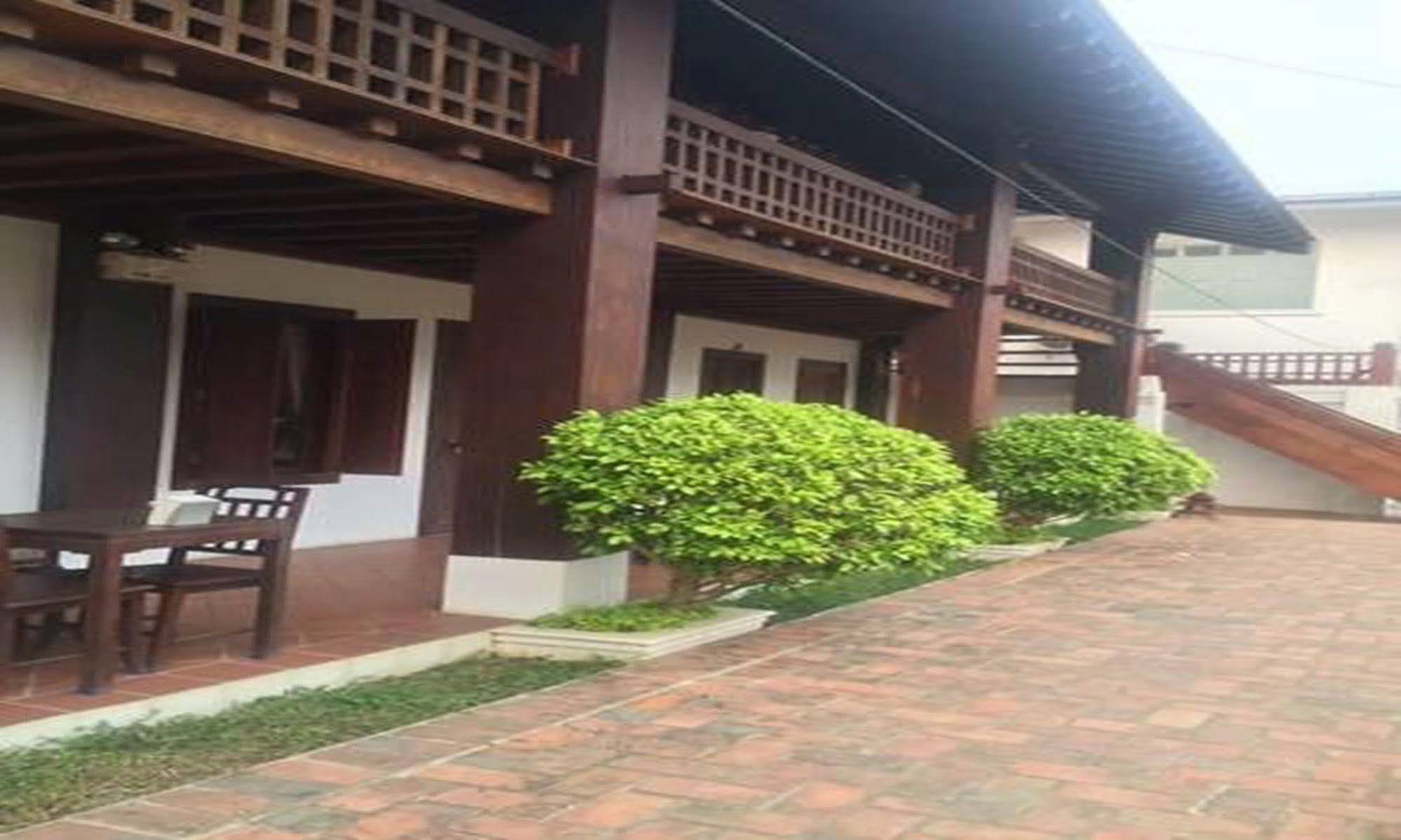 Lakhangthong Boutique Hotel หลวงพระบาง ภายนอก รูปภาพ