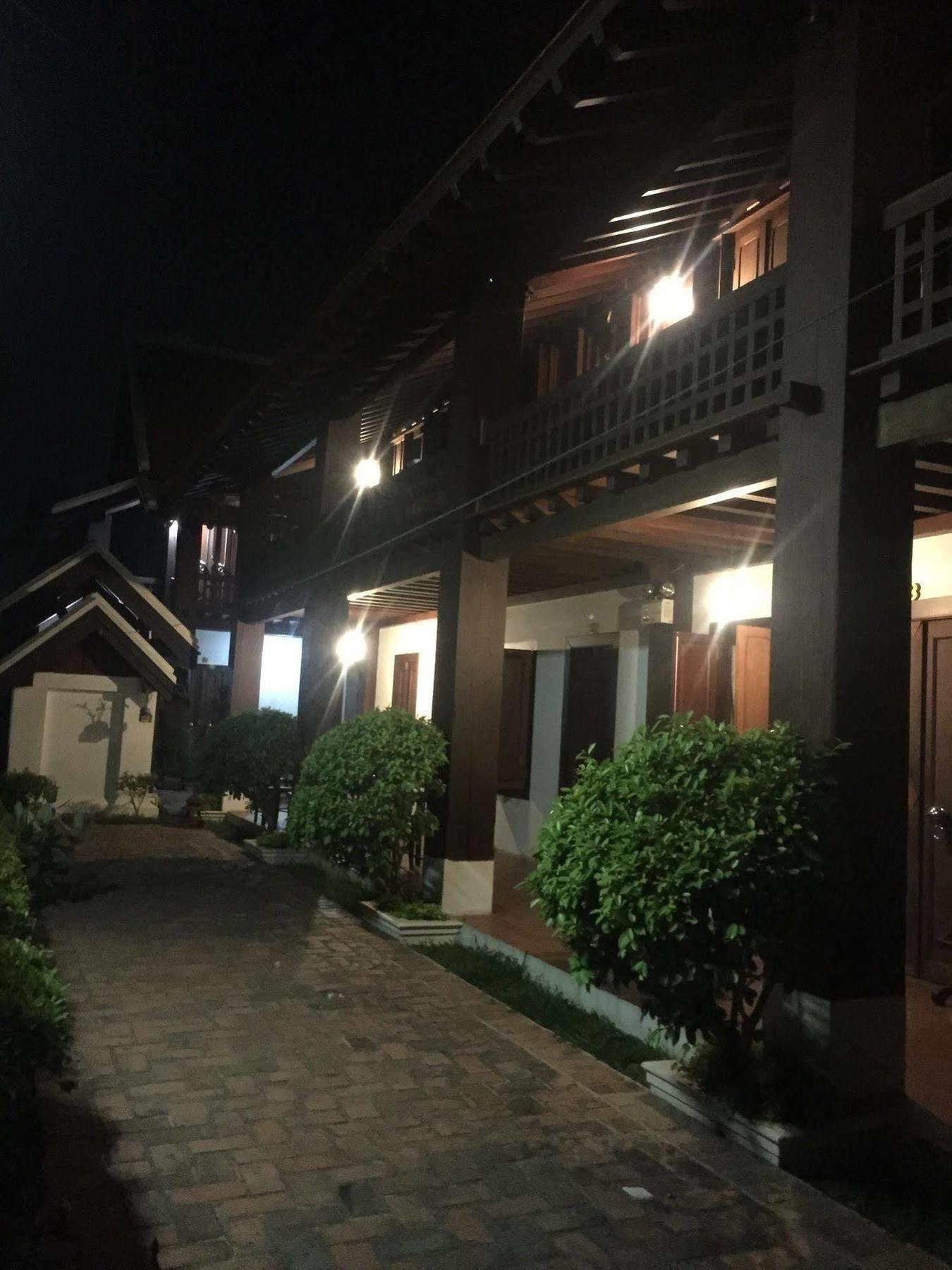 Lakhangthong Boutique Hotel หลวงพระบาง ภายนอก รูปภาพ
